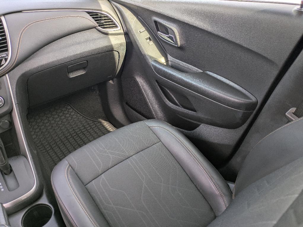 used 2022 Chevrolet Trax car, priced at $15,999