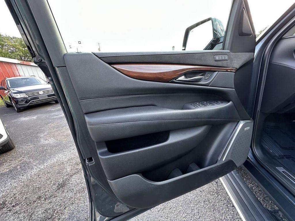 used 2019 Cadillac Escalade ESV car, priced at $29,995