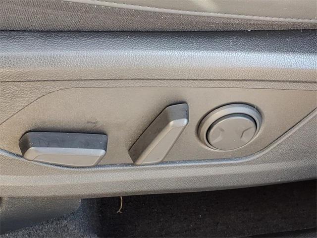 used 2025 Kia Sorento car, priced at $32,570