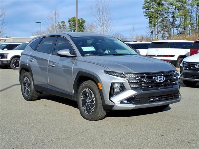 new 2026 Hyundai TUCSON Hybrid car, priced at $32,030