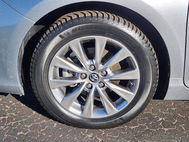 used 2017 Toyota Camry Hybrid car, priced at $20,356