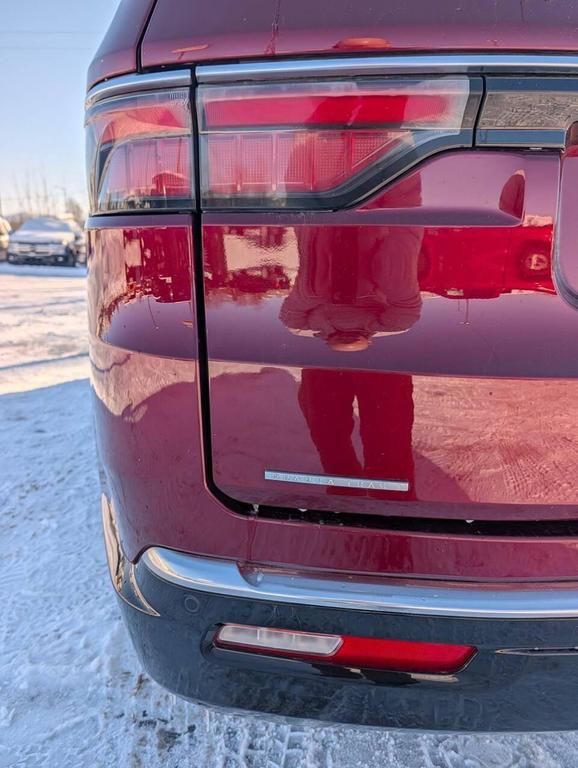 used 2022 Jeep Wagoneer car, priced at $43,999