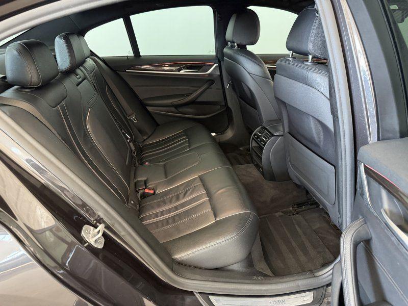 BMW 5 Series view 18