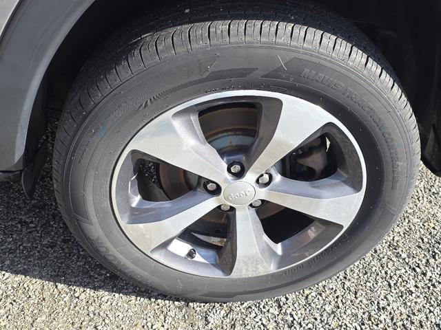 used 2019 Jeep Cherokee car