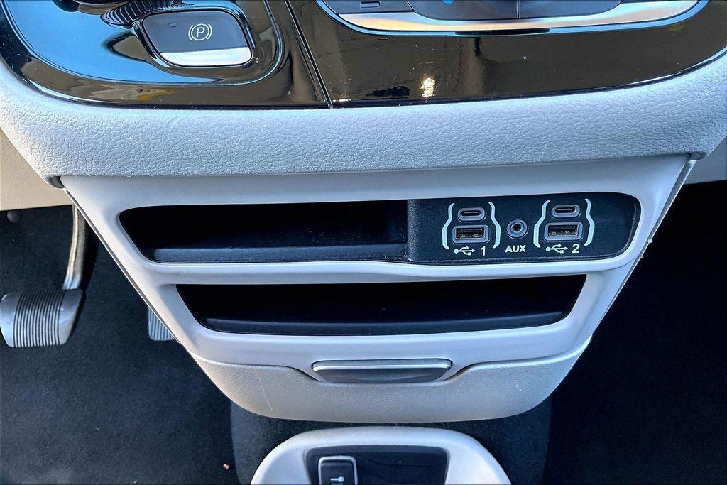 used 2024 Chrysler Pacifica car, priced at $27,730