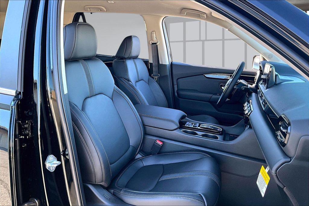 new 2025 Honda Pilot car, priced at $47,825