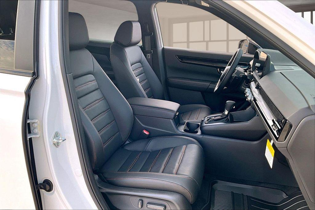 new 2026 Honda CR-V Hybrid car, priced at $44,155