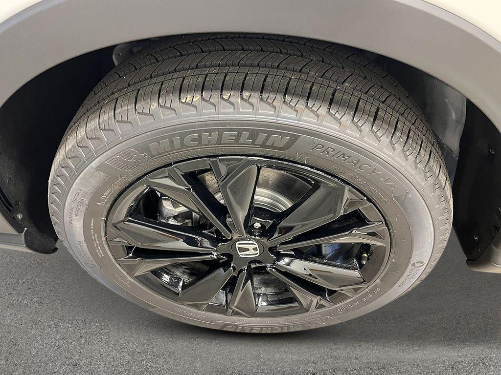new 2026 Honda CR-V Hybrid car, priced at $44,155