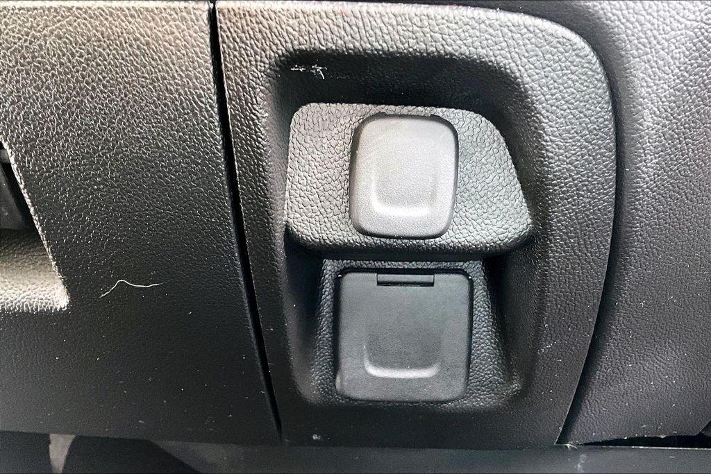 used 2018 Chevrolet Silverado 1500 car, priced at $31,292