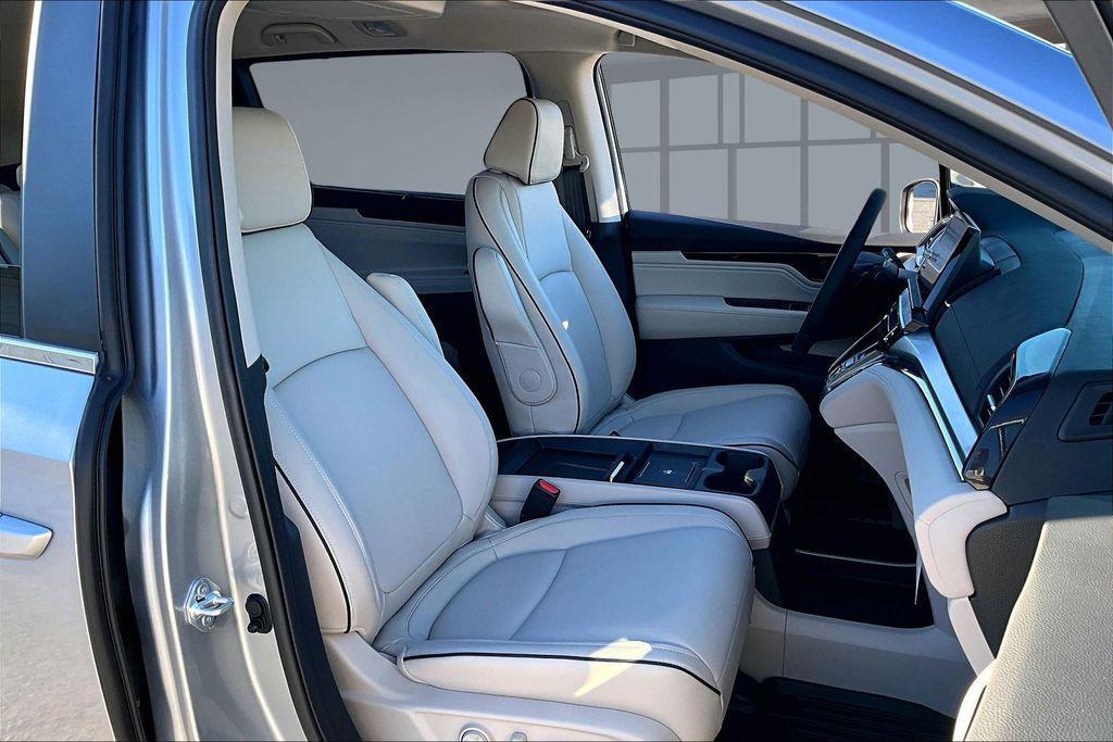 new 2026 Honda Odyssey car, priced at $48,990