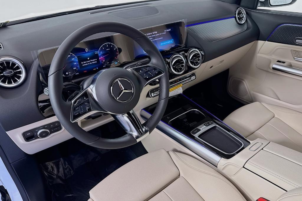 new 2025 Mercedes-Benz GLA 250 car, priced at $44,620
