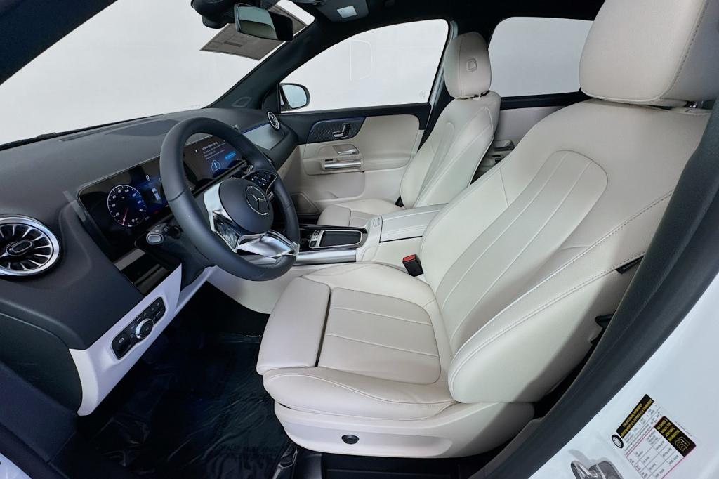 new 2025 Mercedes-Benz GLA 250 car, priced at $44,620