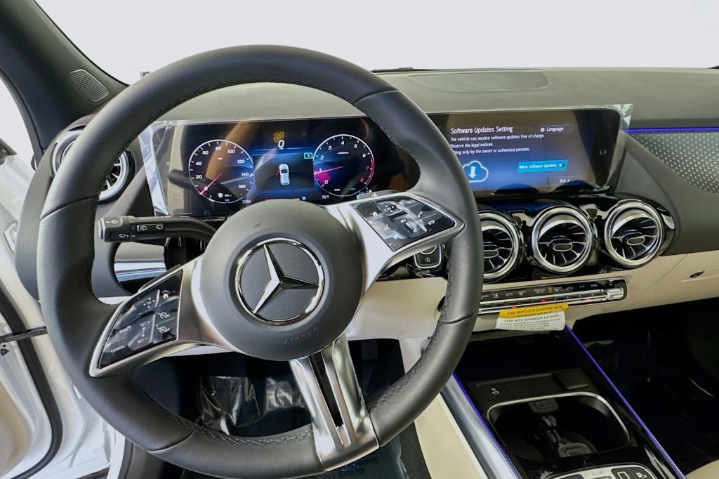 new 2025 Mercedes-Benz GLA 250 car, priced at $44,620
