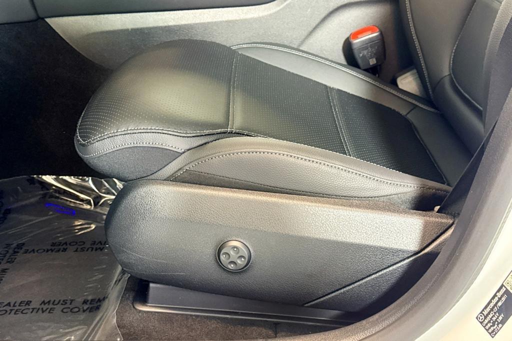 new 2026 Mercedes-Benz GLC 300 car, priced at $59,555