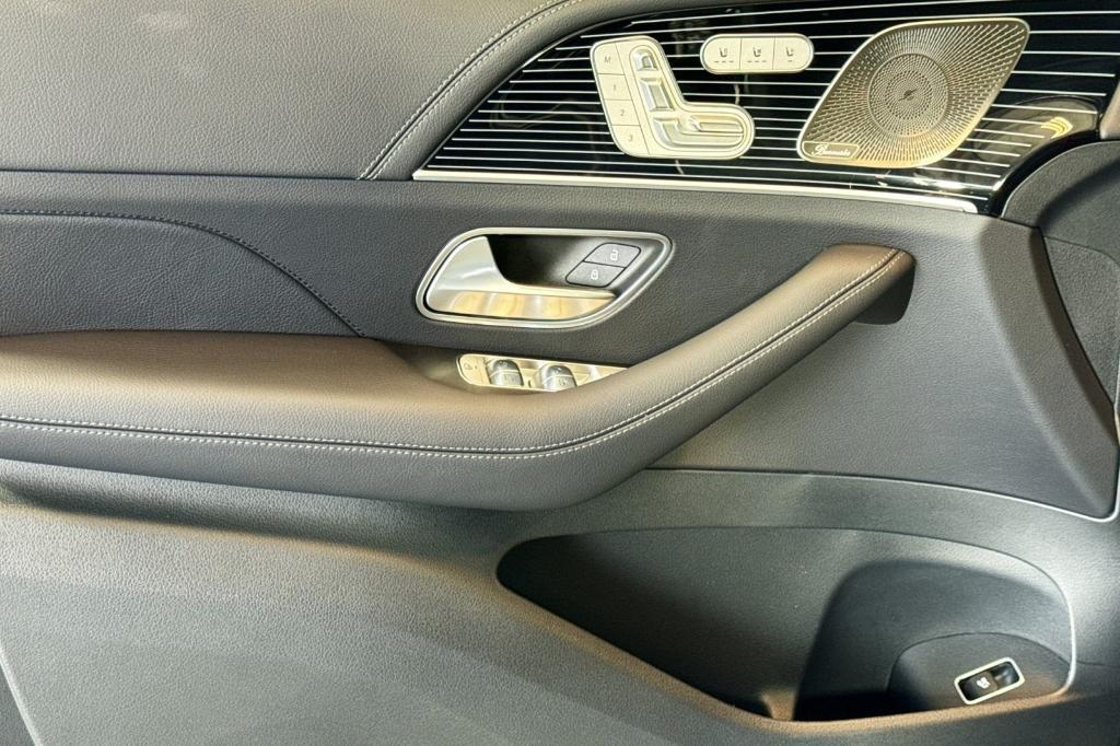 new 2026 Mercedes-Benz GLS 450 car, priced at $104,755