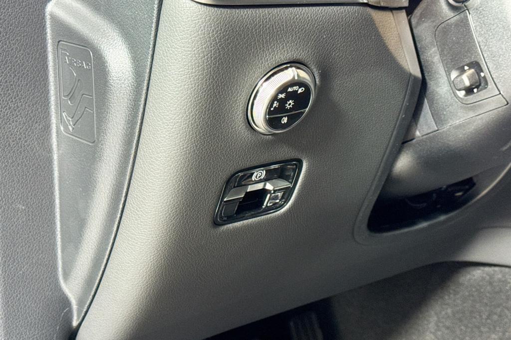 new 2026 Mercedes-Benz GLC 300 car, priced at $51,205