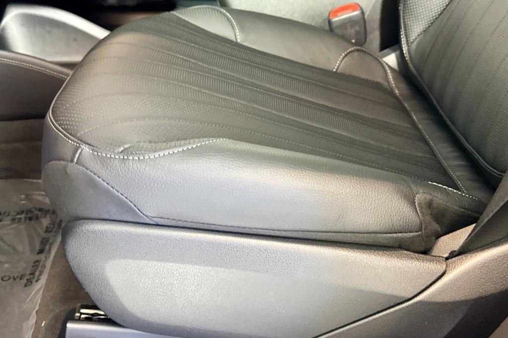 new 2026 Mercedes-Benz EQS 400 car, priced at $98,040