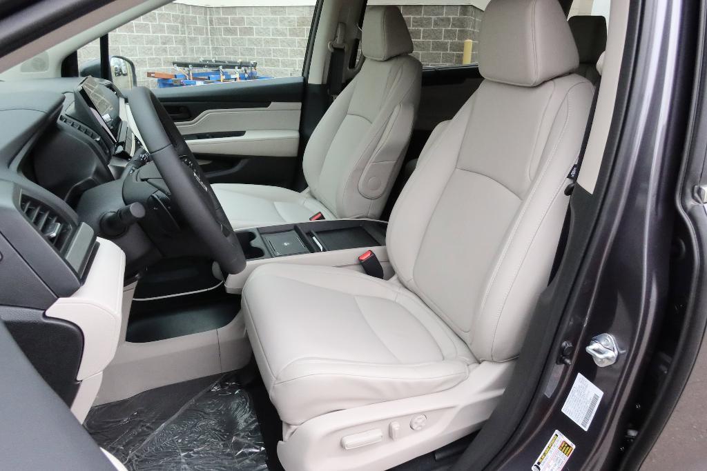 new 2026 Honda Odyssey car, priced at $44,290