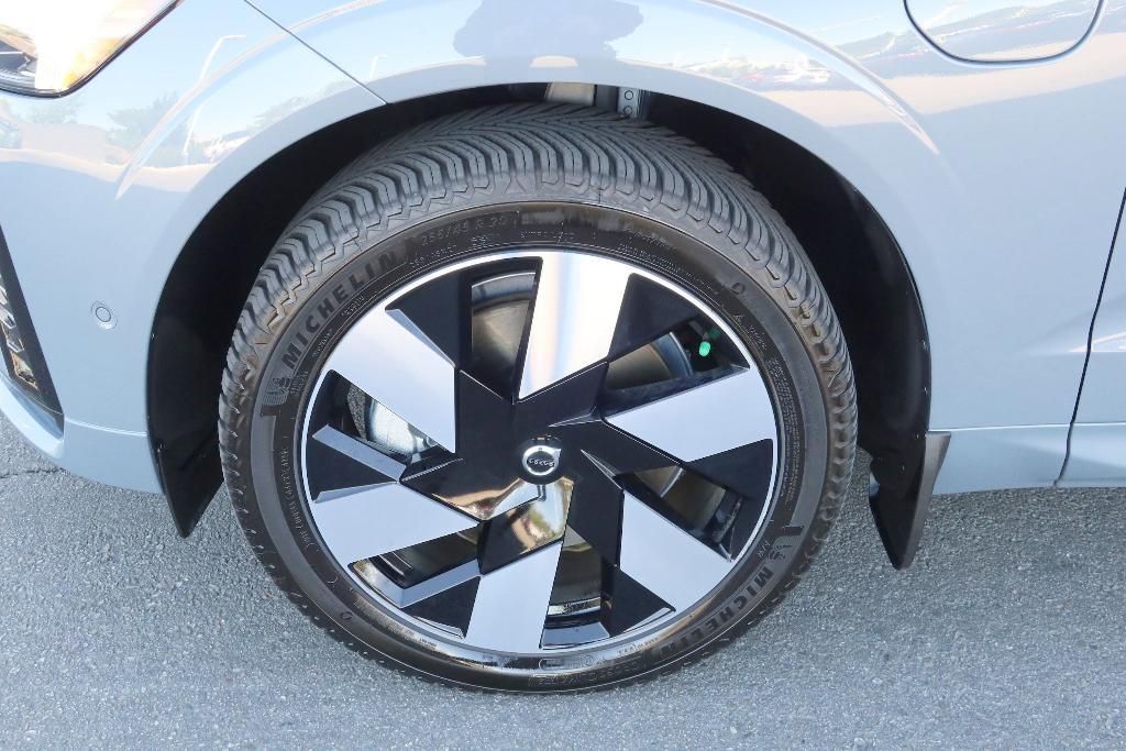 used 2024 Volvo XC60 Recharge Plug-In Hybrid car, priced at $49,998