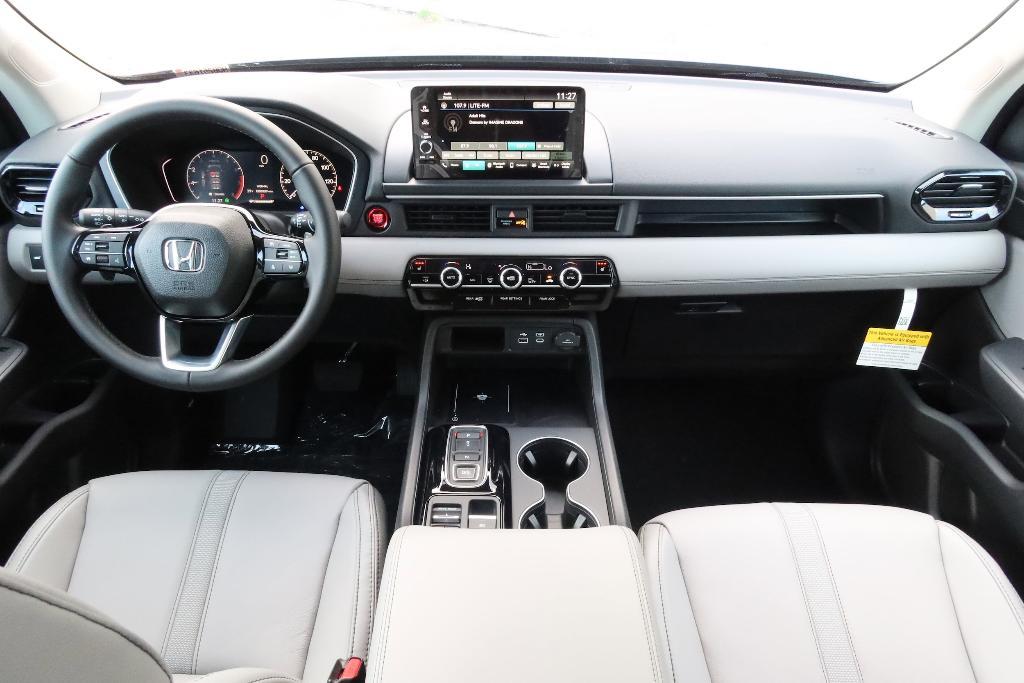 new 2025 Honda Pilot car, priced at $47,095