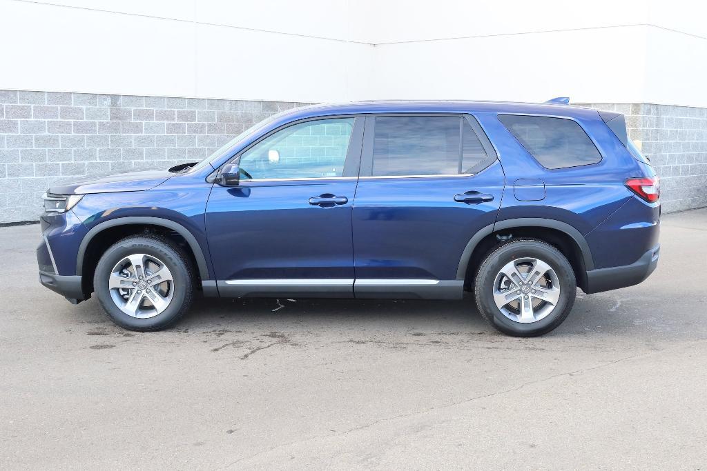 new 2025 Honda Pilot car, priced at $47,095