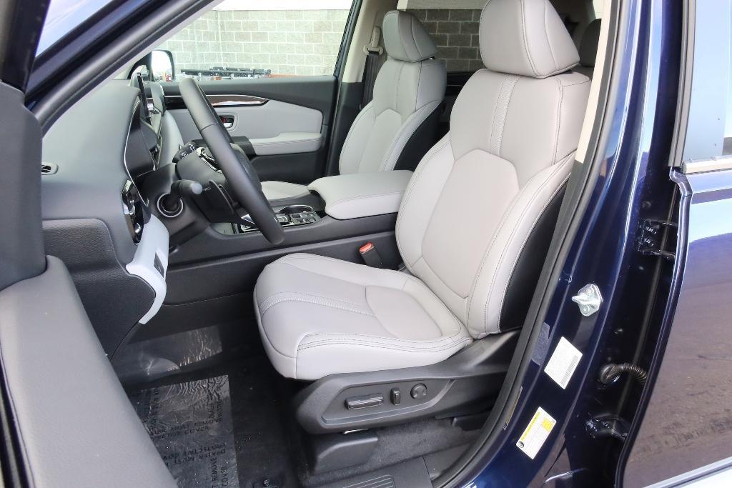 new 2025 Honda Pilot car, priced at $47,095