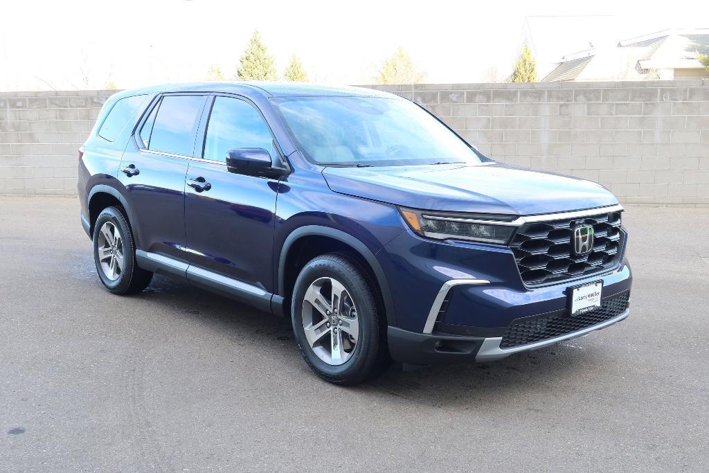 new 2025 Honda Pilot car, priced at $47,095