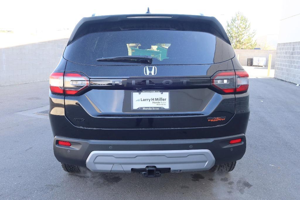 new 2025 Honda Pilot car, priced at $48,924