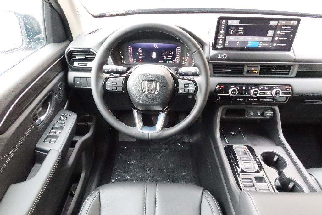 new 2026 Honda Pilot car, priced at $54,239