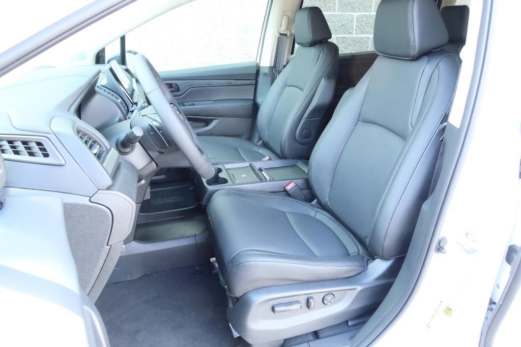 new 2026 Honda Odyssey car, priced at $45,194