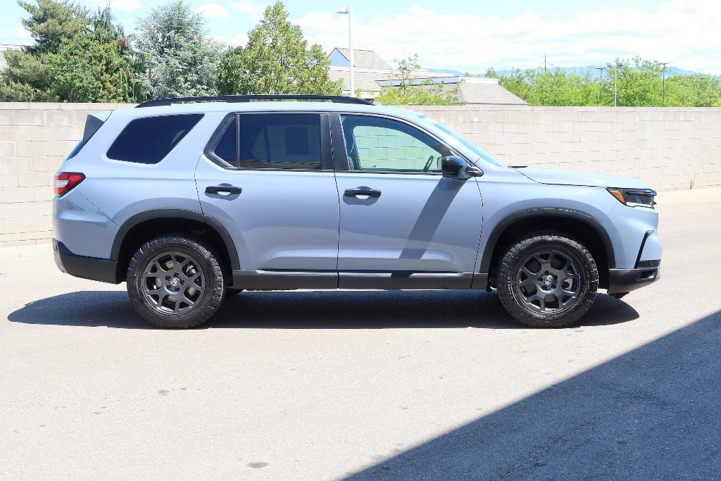 used 2025 Honda Pilot car, priced at $47,698