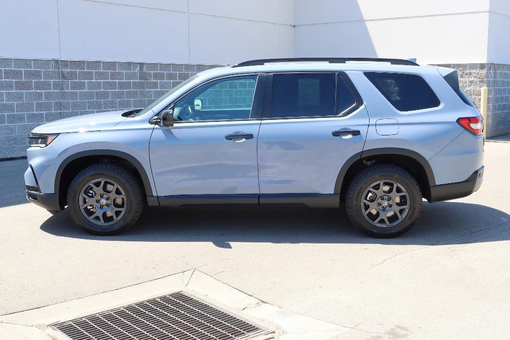 used 2025 Honda Pilot car, priced at $47,698