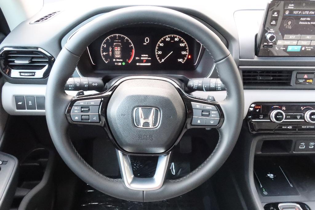 new 2025 Honda Pilot car, priced at $47,095