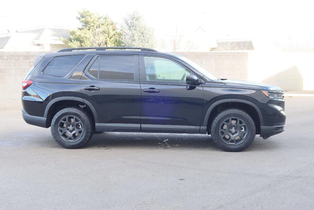 new 2025 Honda Pilot car, priced at $51,375
