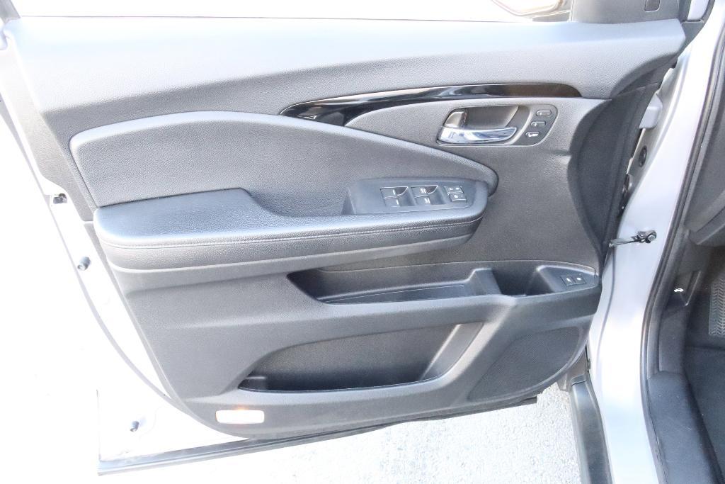 used 2022 Honda Pilot car, priced at $35,829