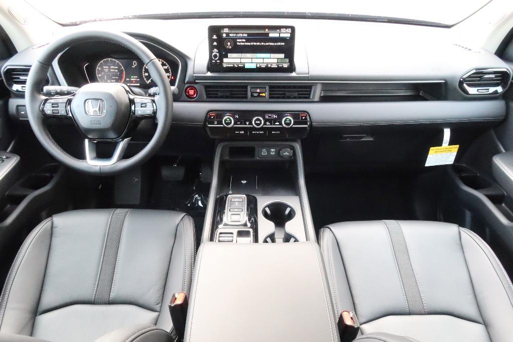 new 2025 Honda Pilot car, priced at $52,995