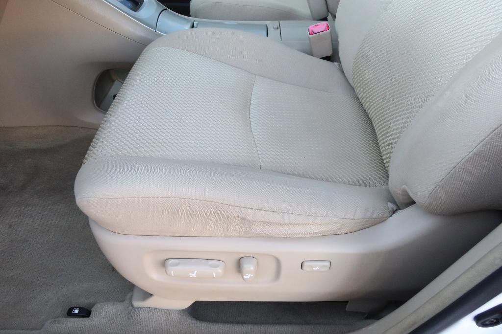 used 2005 Toyota Highlander car, priced at $7,888