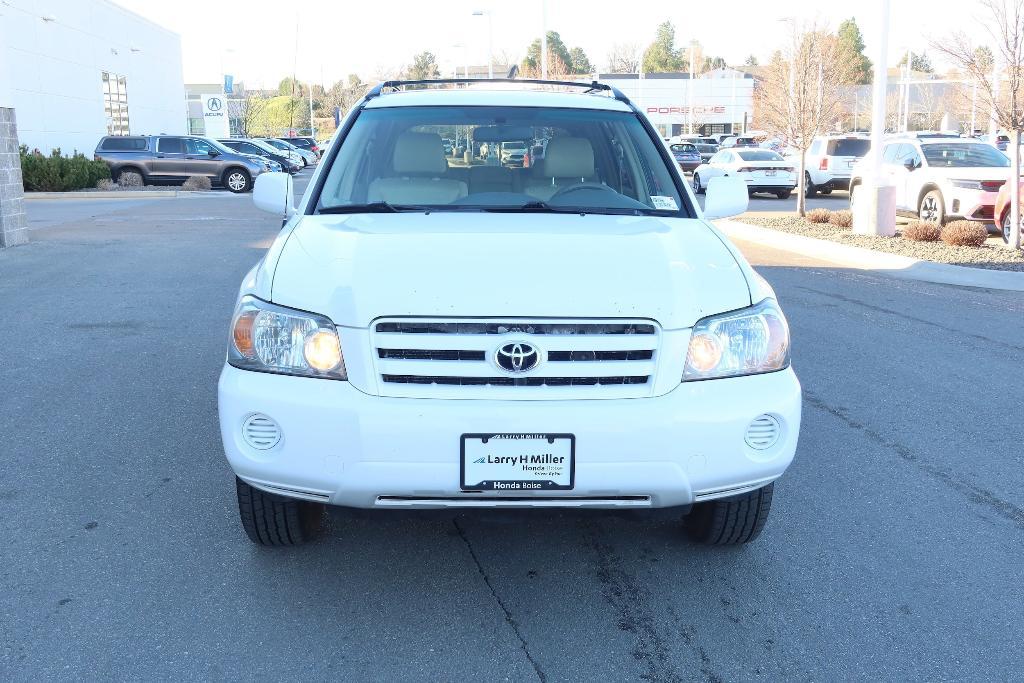 used 2005 Toyota Highlander car, priced at $7,888