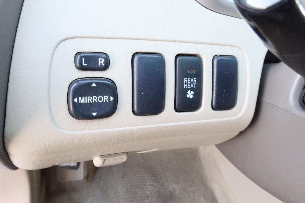 used 2005 Toyota Highlander car, priced at $7,888