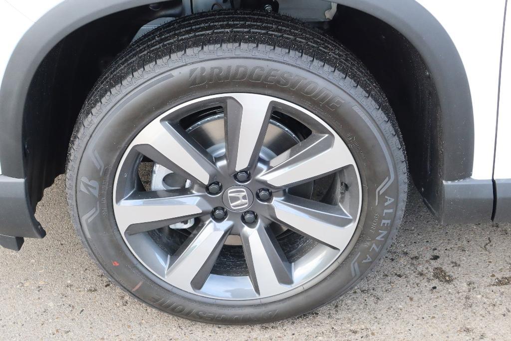 new 2025 Honda Pilot car, priced at $51,550