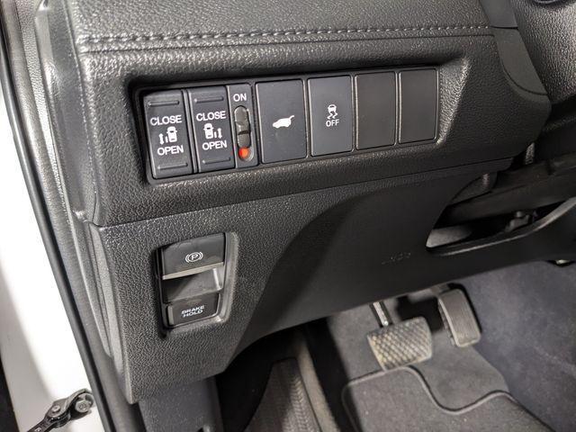 used 2025 Honda Odyssey car, priced at $39,996