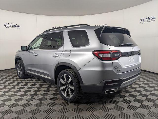 used 2025 Honda Pilot car, priced at $49,496