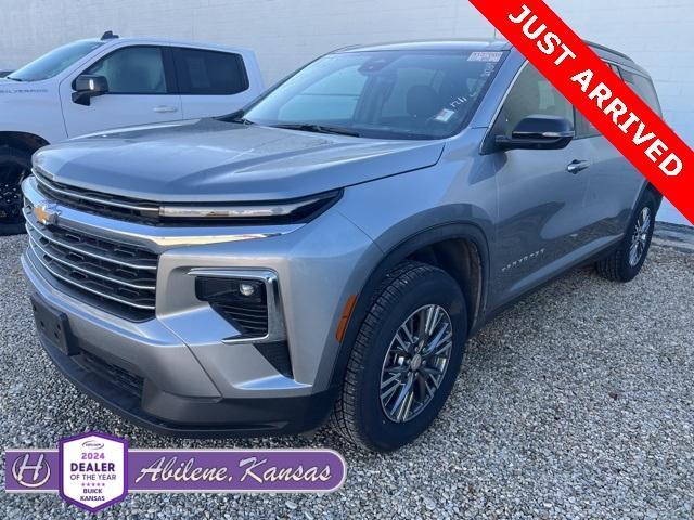 used 2025 Chevrolet Traverse car, priced at $39,899