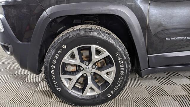 used 2015 Jeep Cherokee car, priced at $10,496