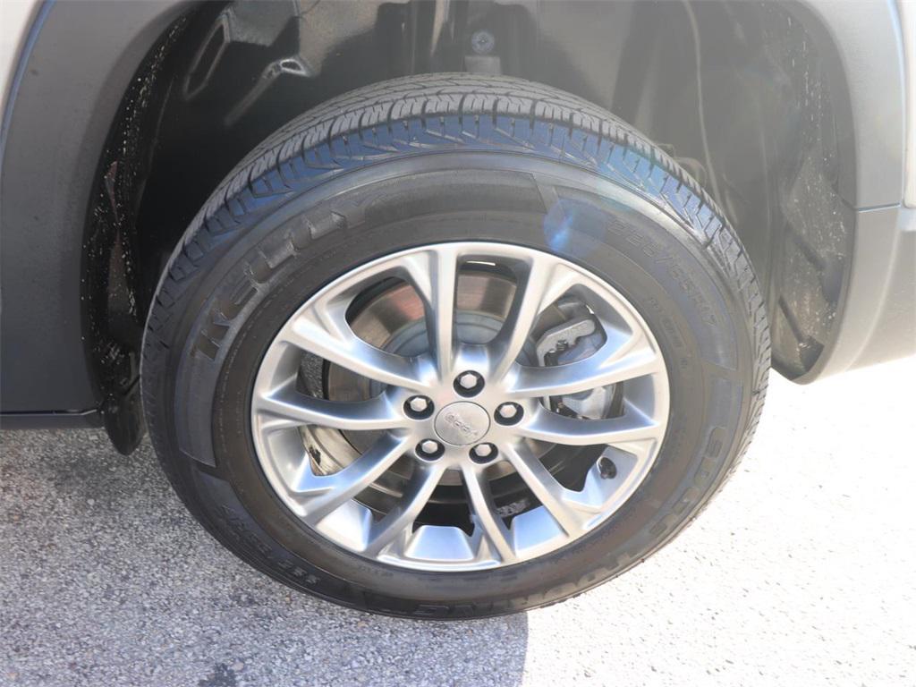 used 2020 Jeep Cherokee car, priced at $12,898