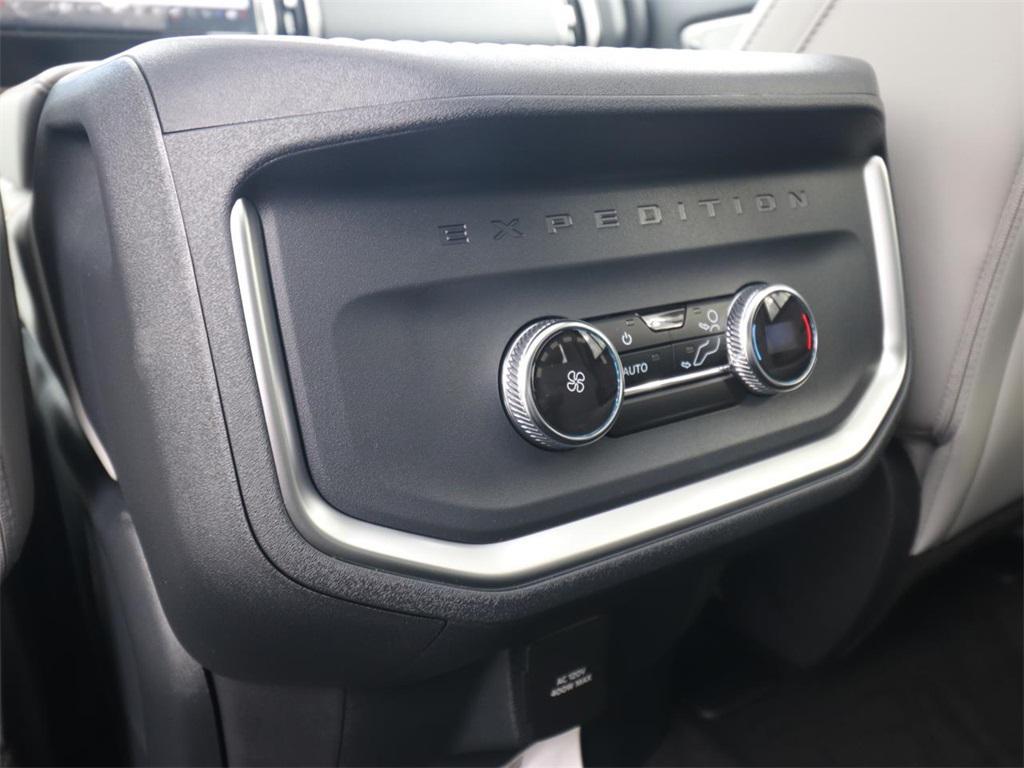 new 2025 Ford Expedition Max car, priced at $66,402