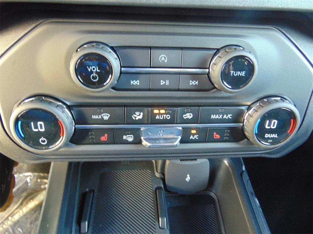 new 2025 Ford Bronco car, priced at $38,137