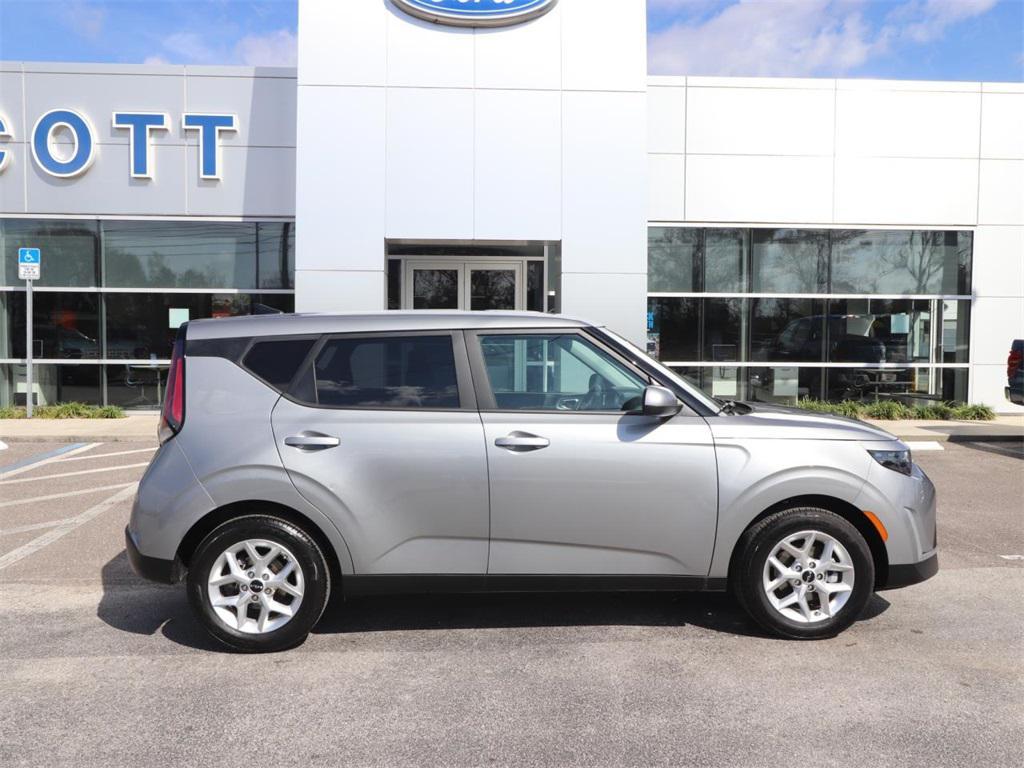 used 2025 Kia Soul car, priced at $15,989