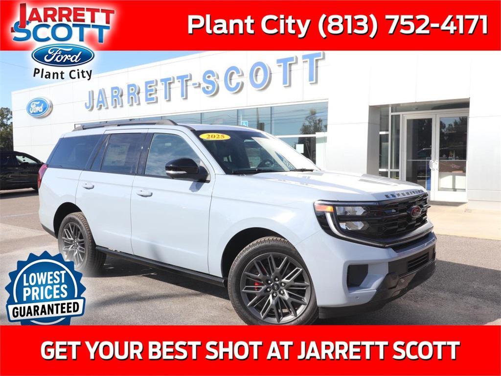 new 2025 Ford Expedition car, priced at $78,112