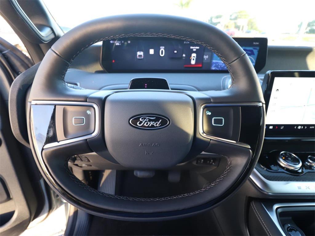 new 2025 Ford Expedition car, priced at $78,112